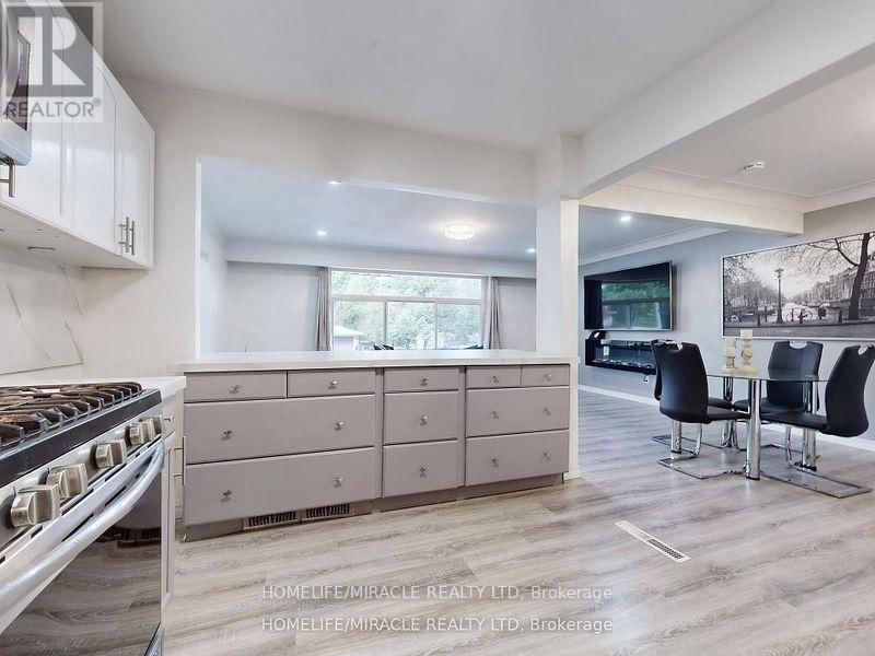 374 BOOK ROAD Image 13