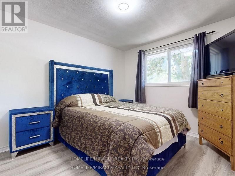 374 BOOK ROAD Image 16