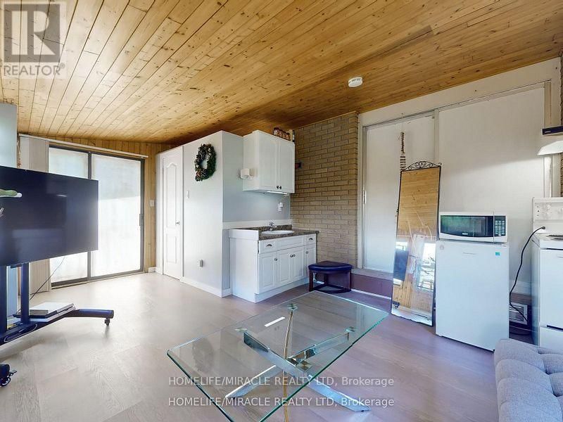 374 BOOK ROAD Image 28