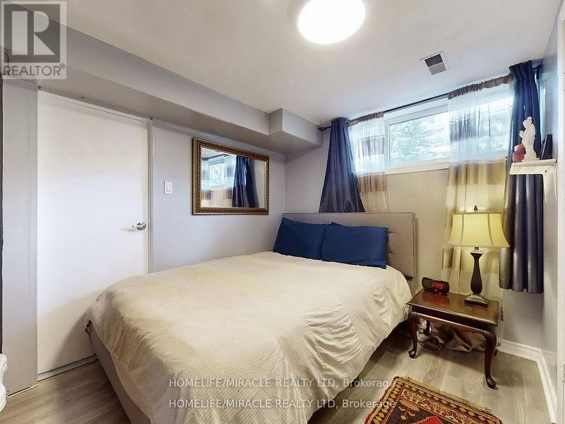 374 BOOK ROAD Image 31