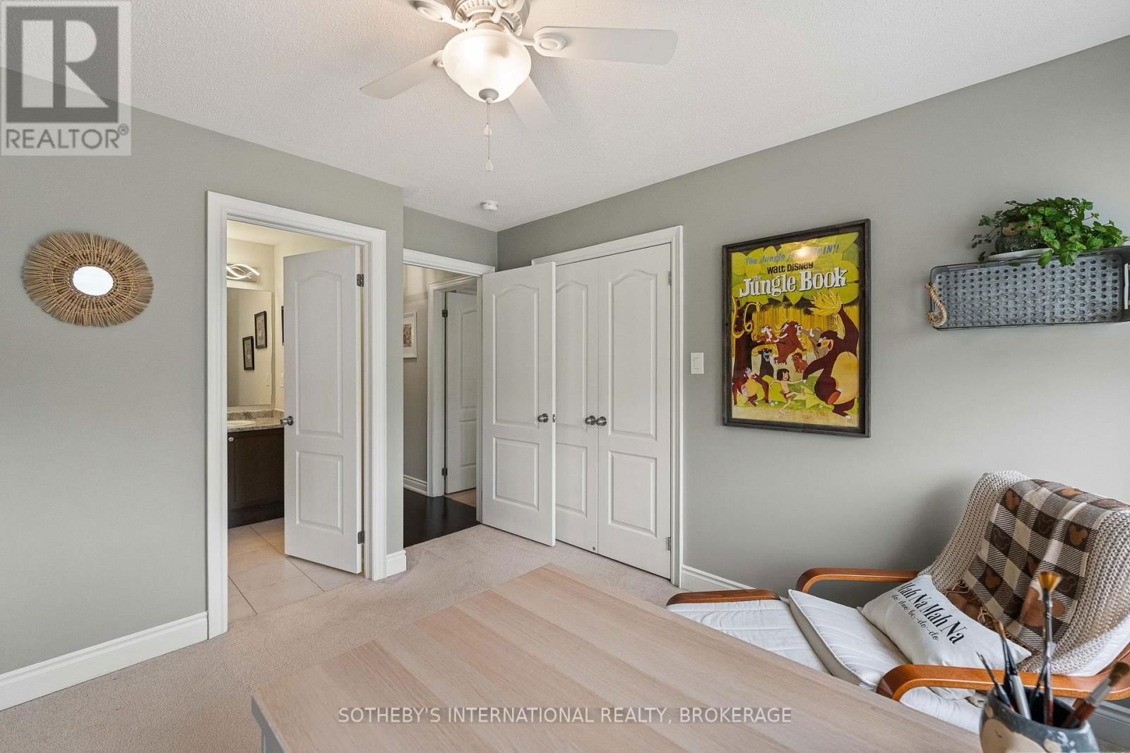 13 ANGELA CRESCENT Image 34