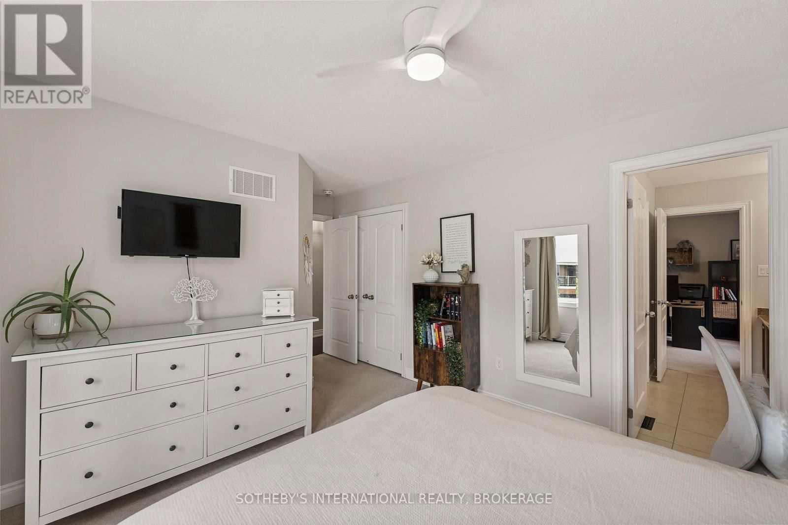 13 ANGELA CRESCENT Image 37