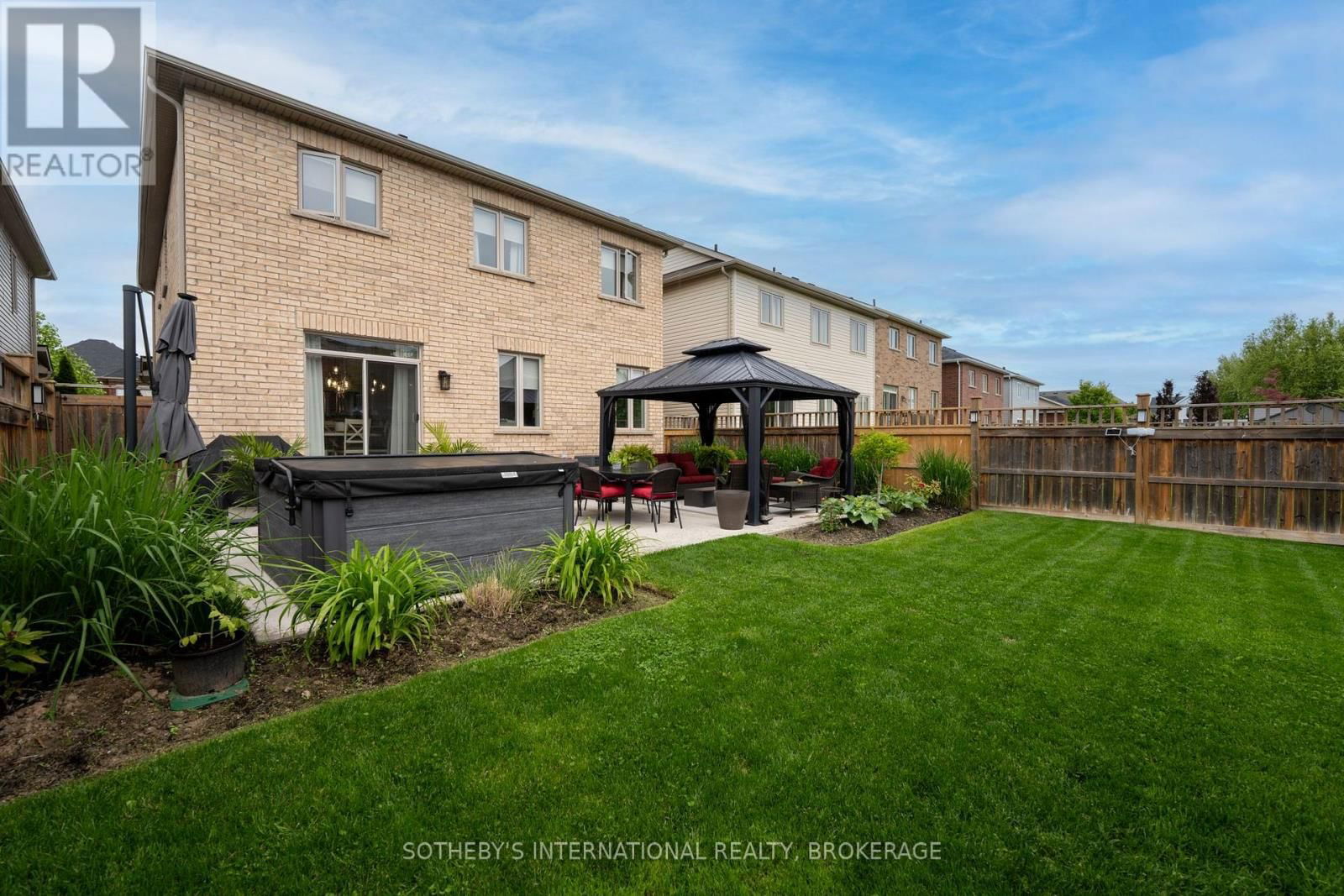 13 ANGELA CRESCENT Image 48