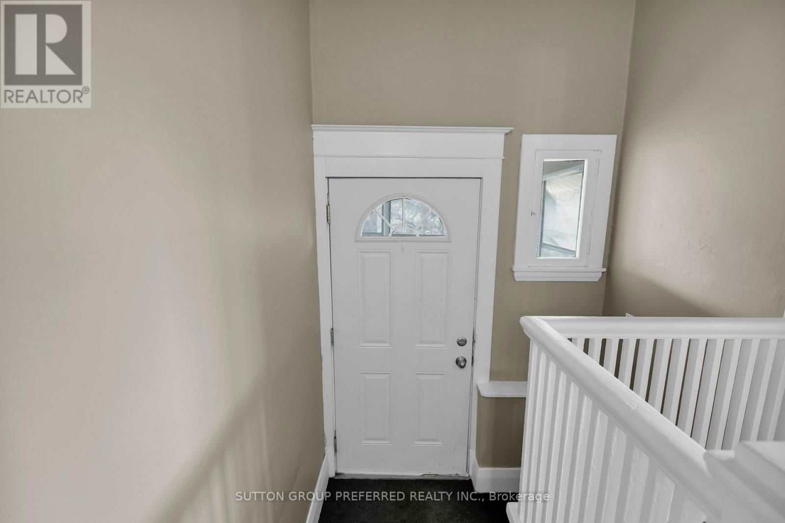 841 DUFFERIN AVENUE Image 23