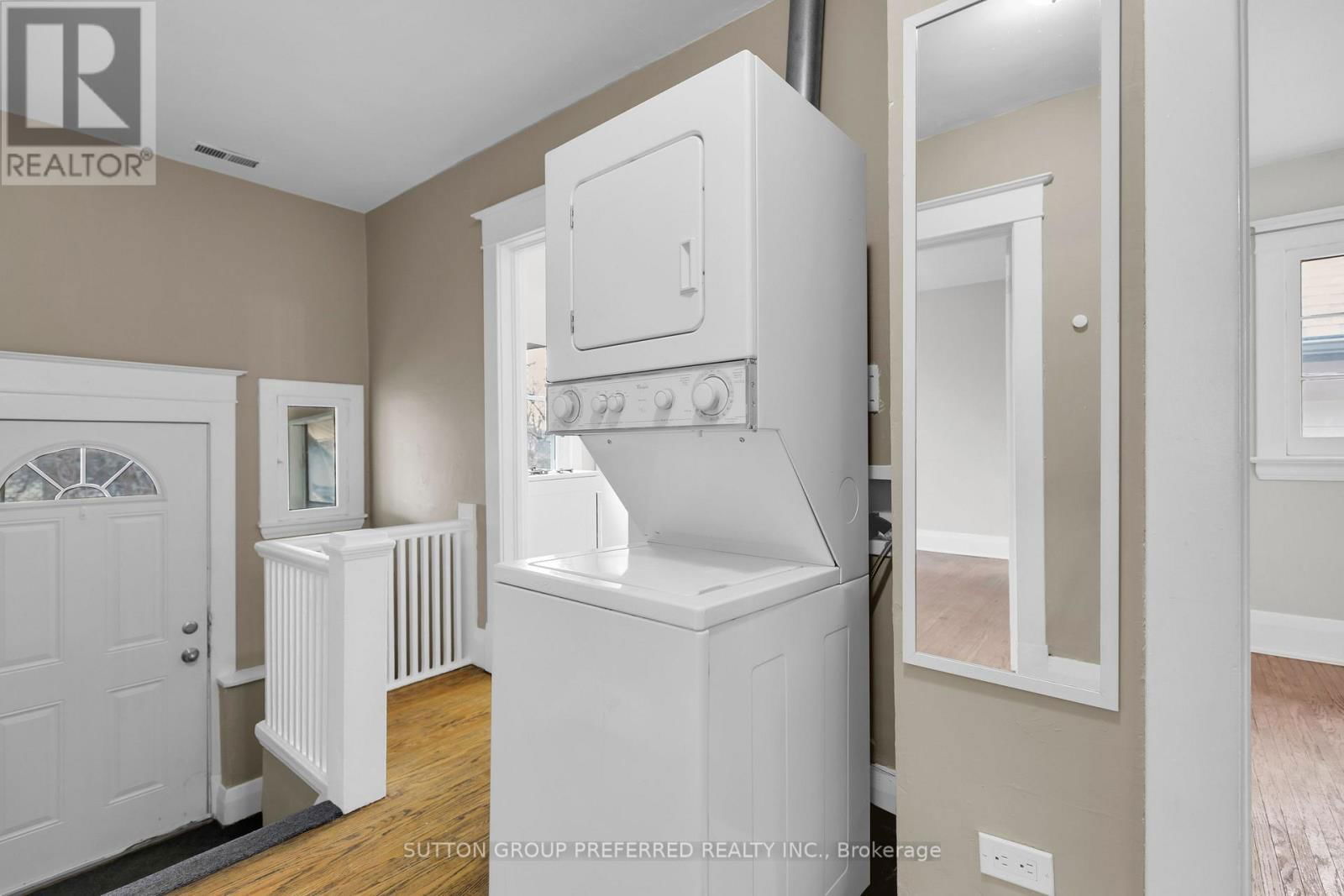 841 DUFFERIN AVENUE Image 26