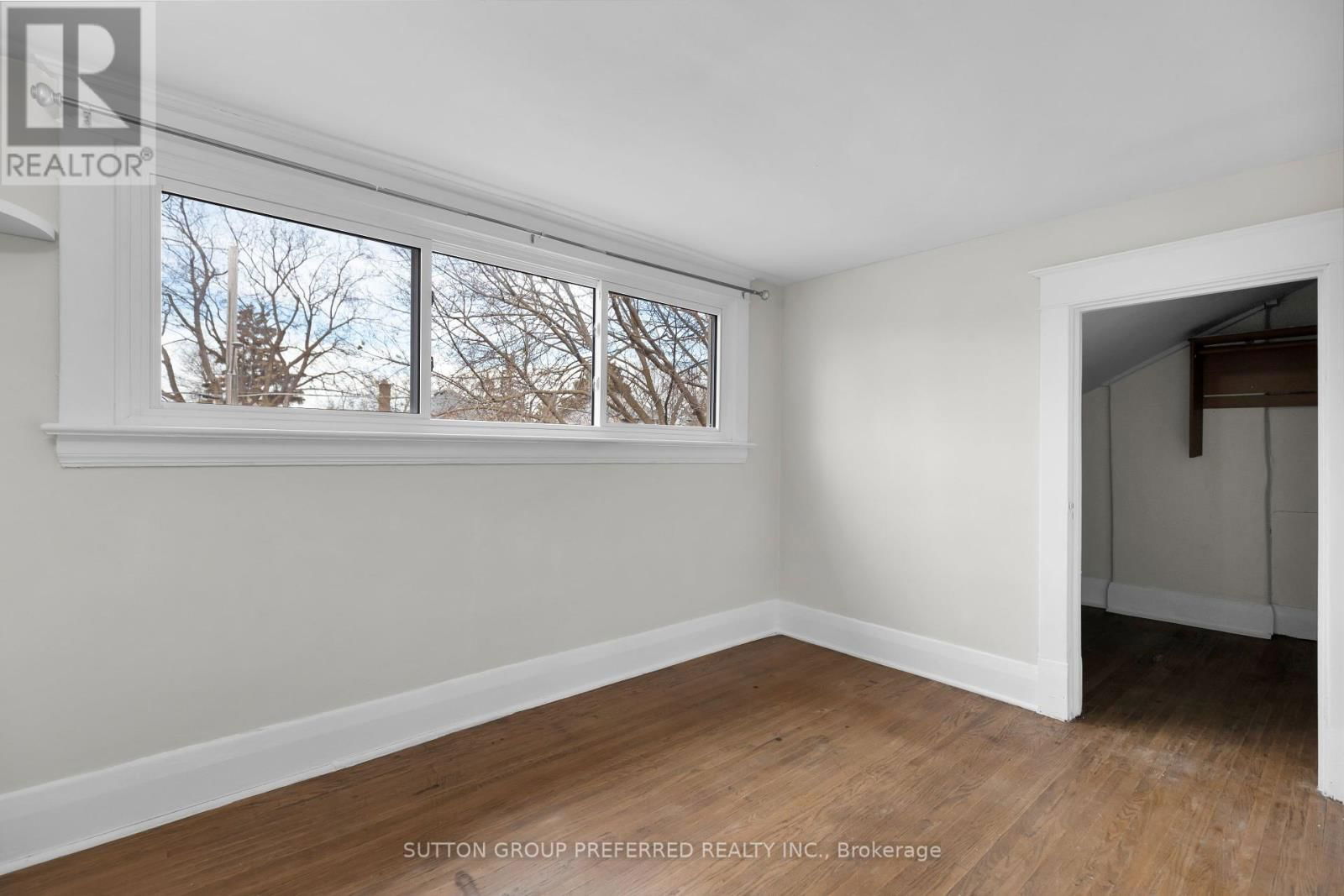 841 DUFFERIN AVENUE Image 30