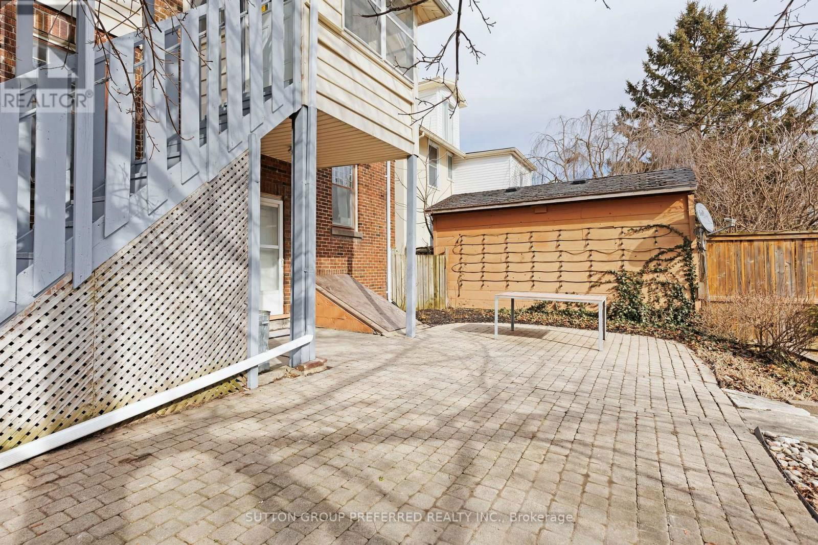 841 DUFFERIN AVENUE Image 37