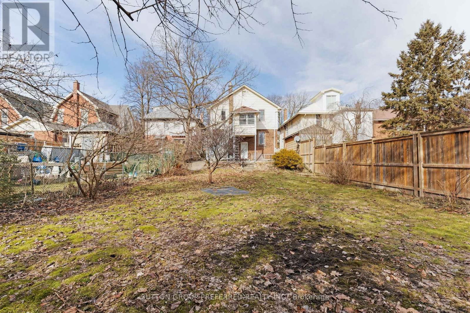 841 DUFFERIN AVENUE Image 38