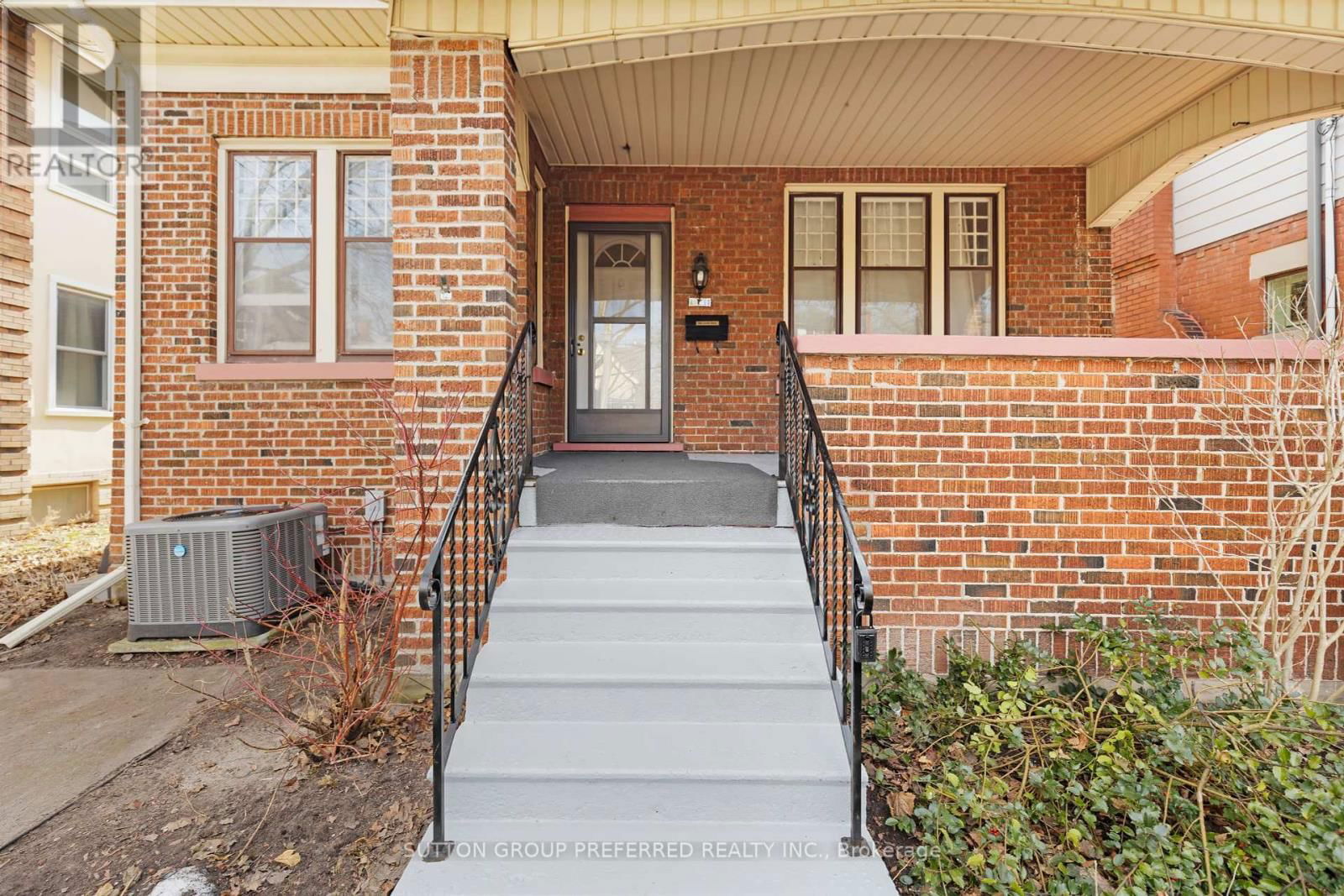 841 DUFFERIN AVENUE Image 4