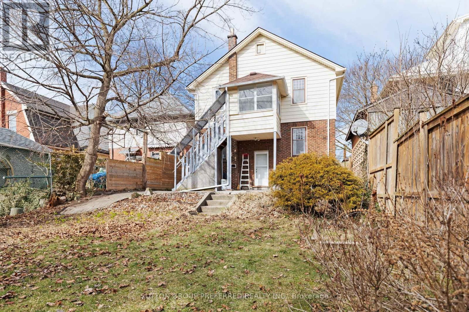 841 DUFFERIN AVENUE Image 40