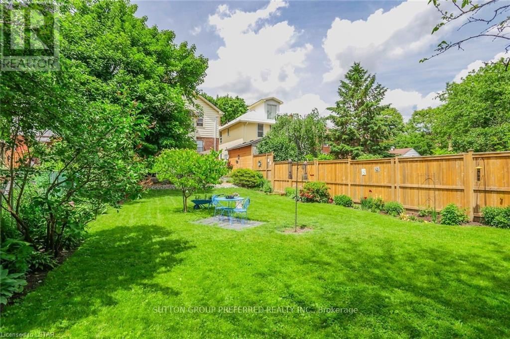 841 DUFFERIN AVENUE Image 41