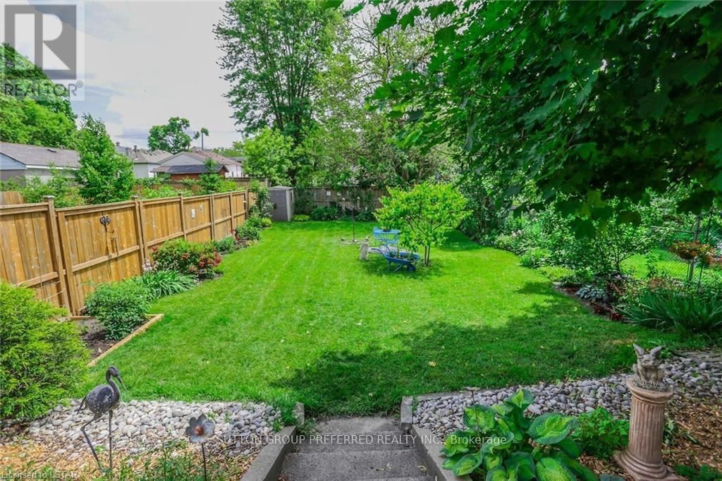841 DUFFERIN AVENUE Image 42