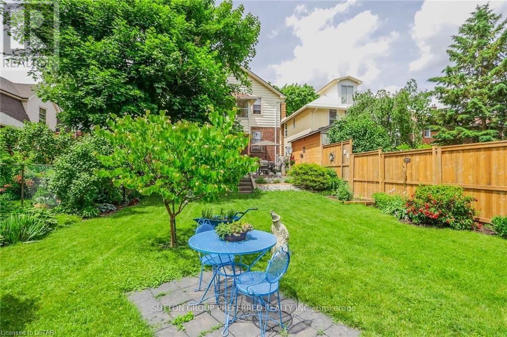 841 DUFFERIN AVENUE Image 43