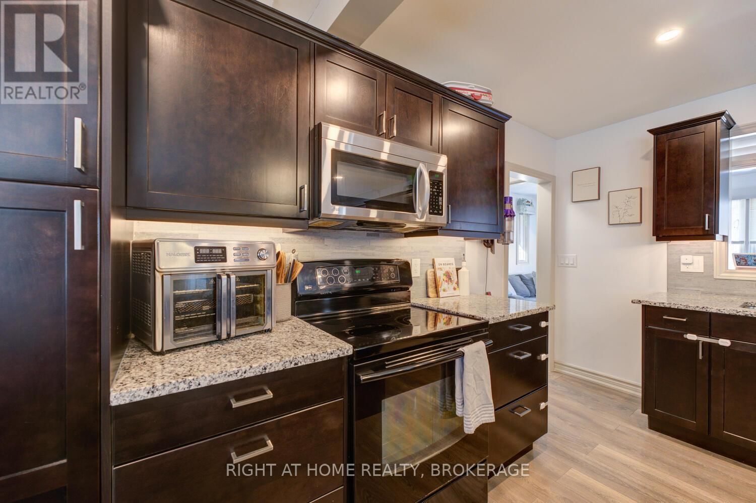 95 SILVER STREET Image 9