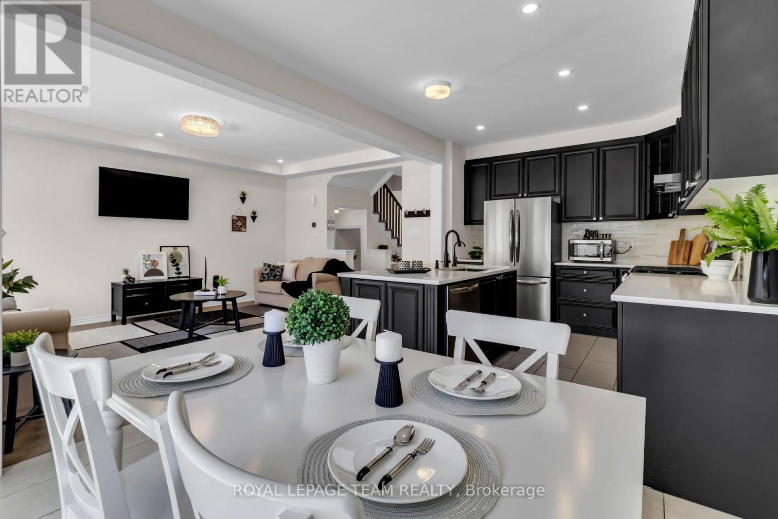 906 NOKOMIS PLACE Image 17