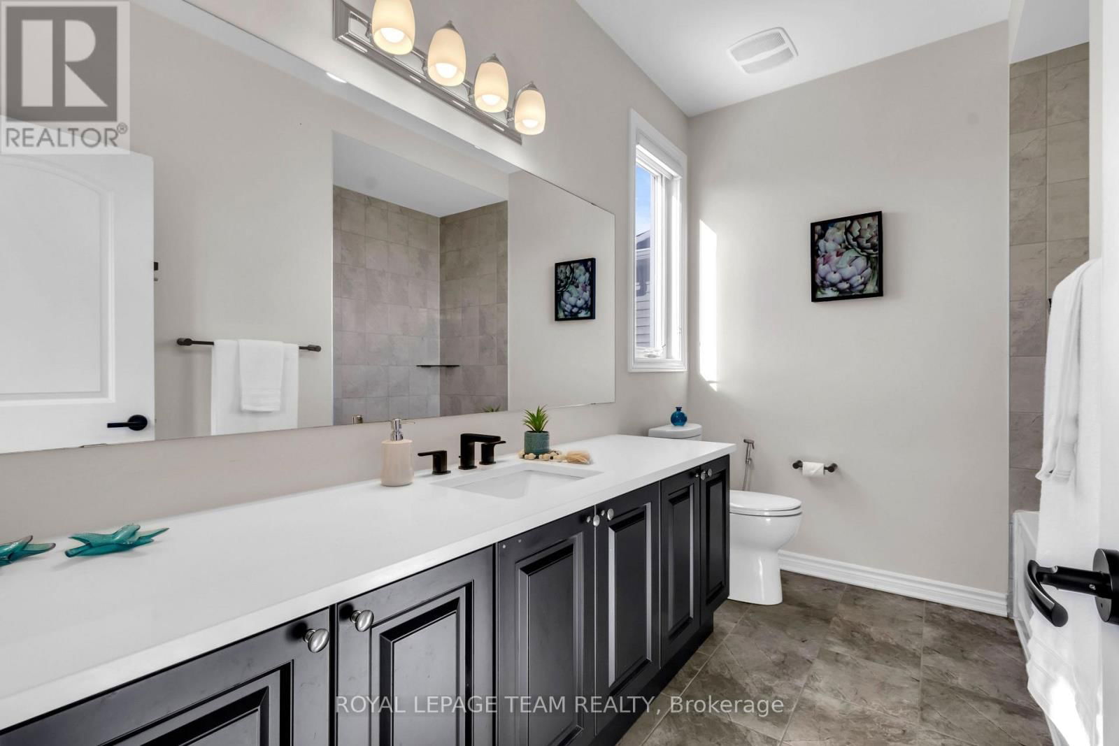 906 NOKOMIS PLACE Image 21