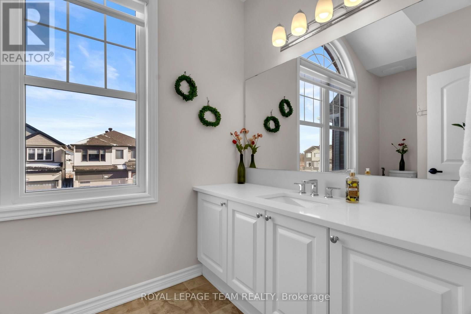 906 NOKOMIS PLACE Image 24