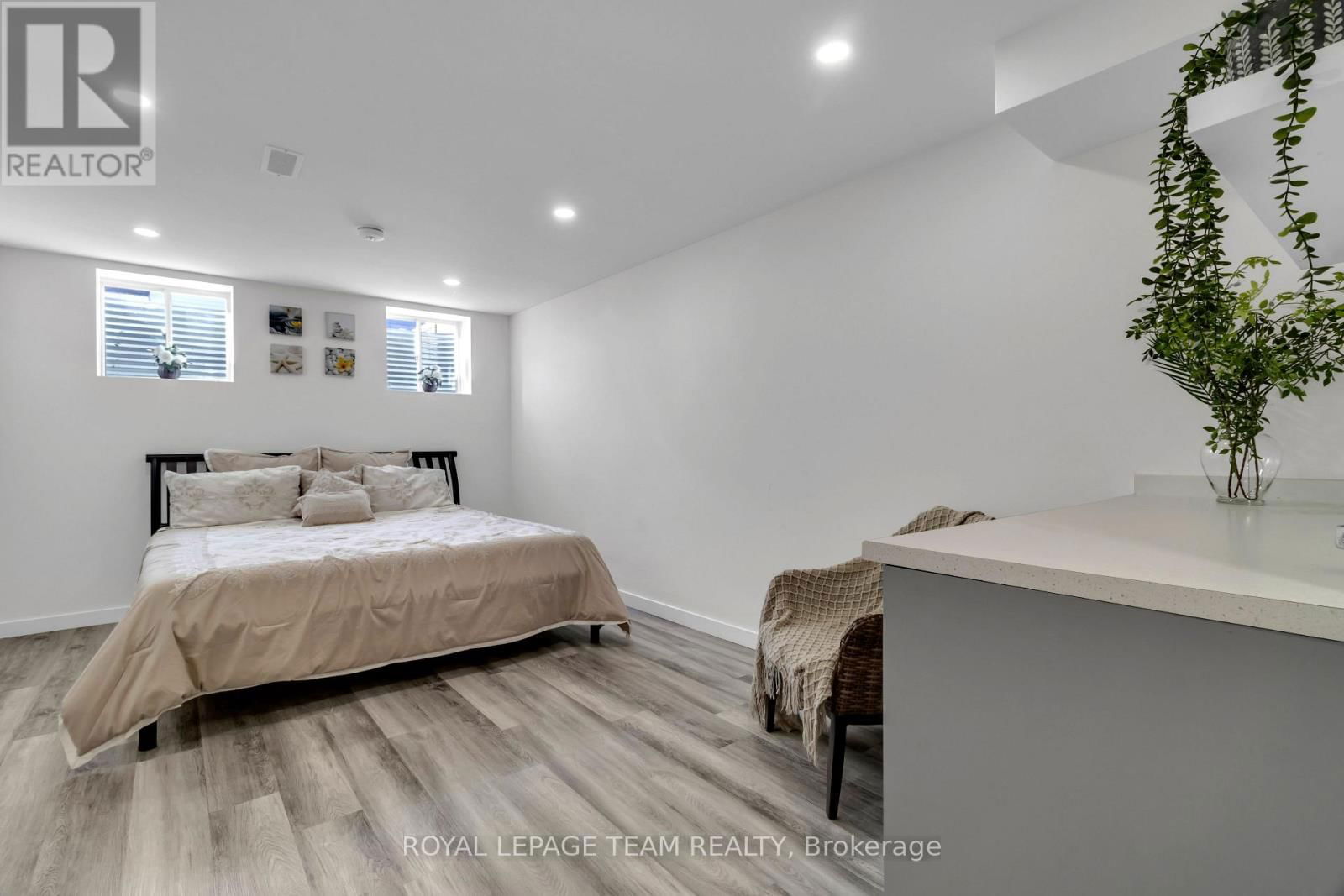 906 NOKOMIS PLACE Image 29