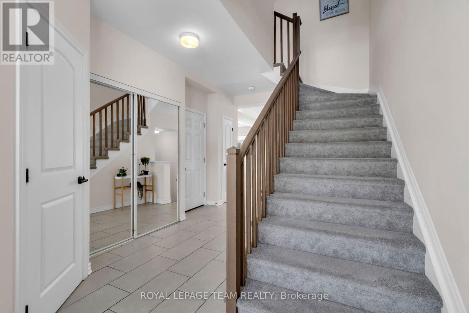 906 NOKOMIS PLACE Image 4