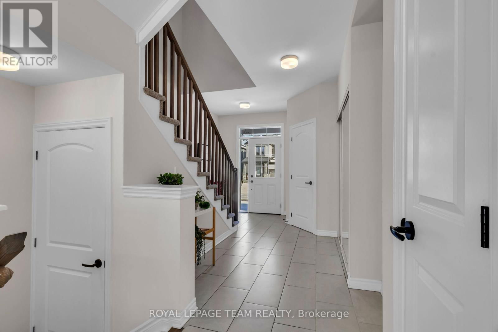 906 NOKOMIS PLACE Image 6