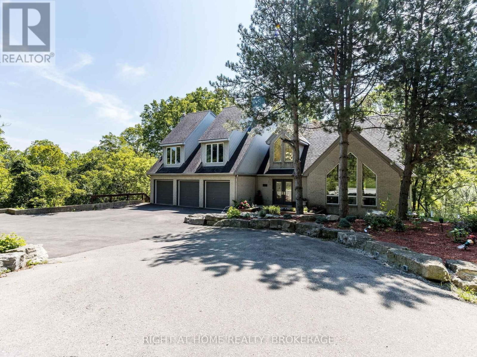 774 OLD DUNDAS ROAD Image 1