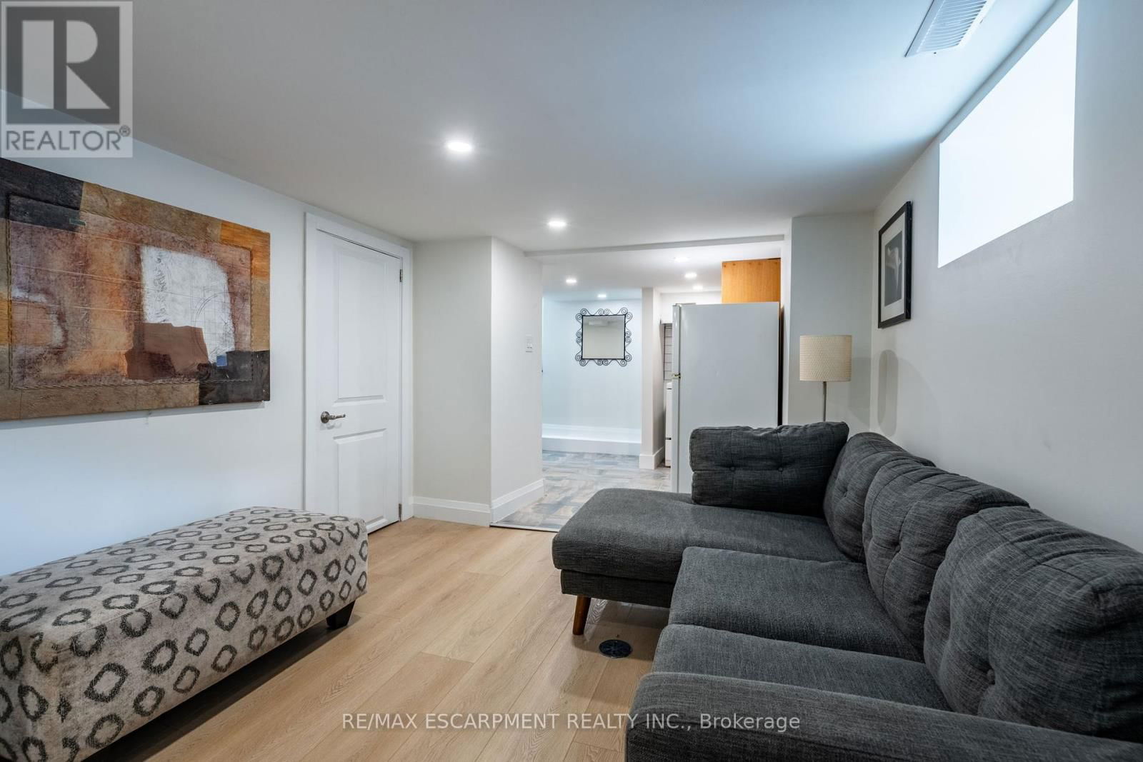 172 PINE STREET SOUTH Image 39