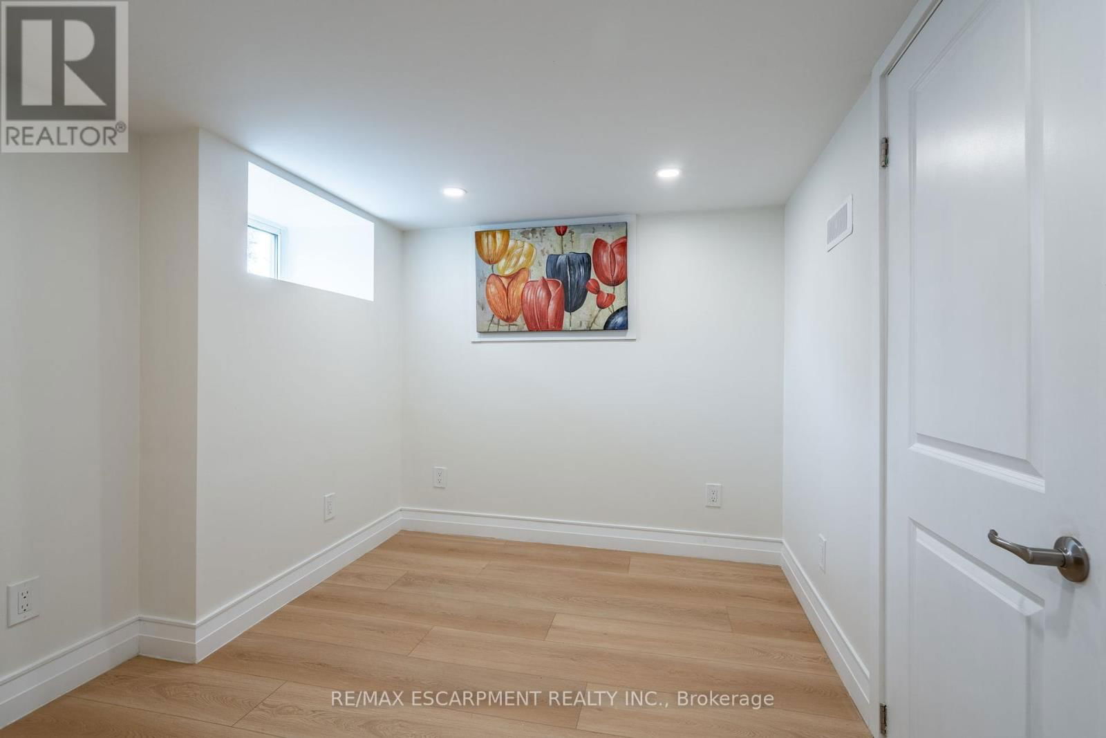 172 PINE STREET SOUTH Image 41