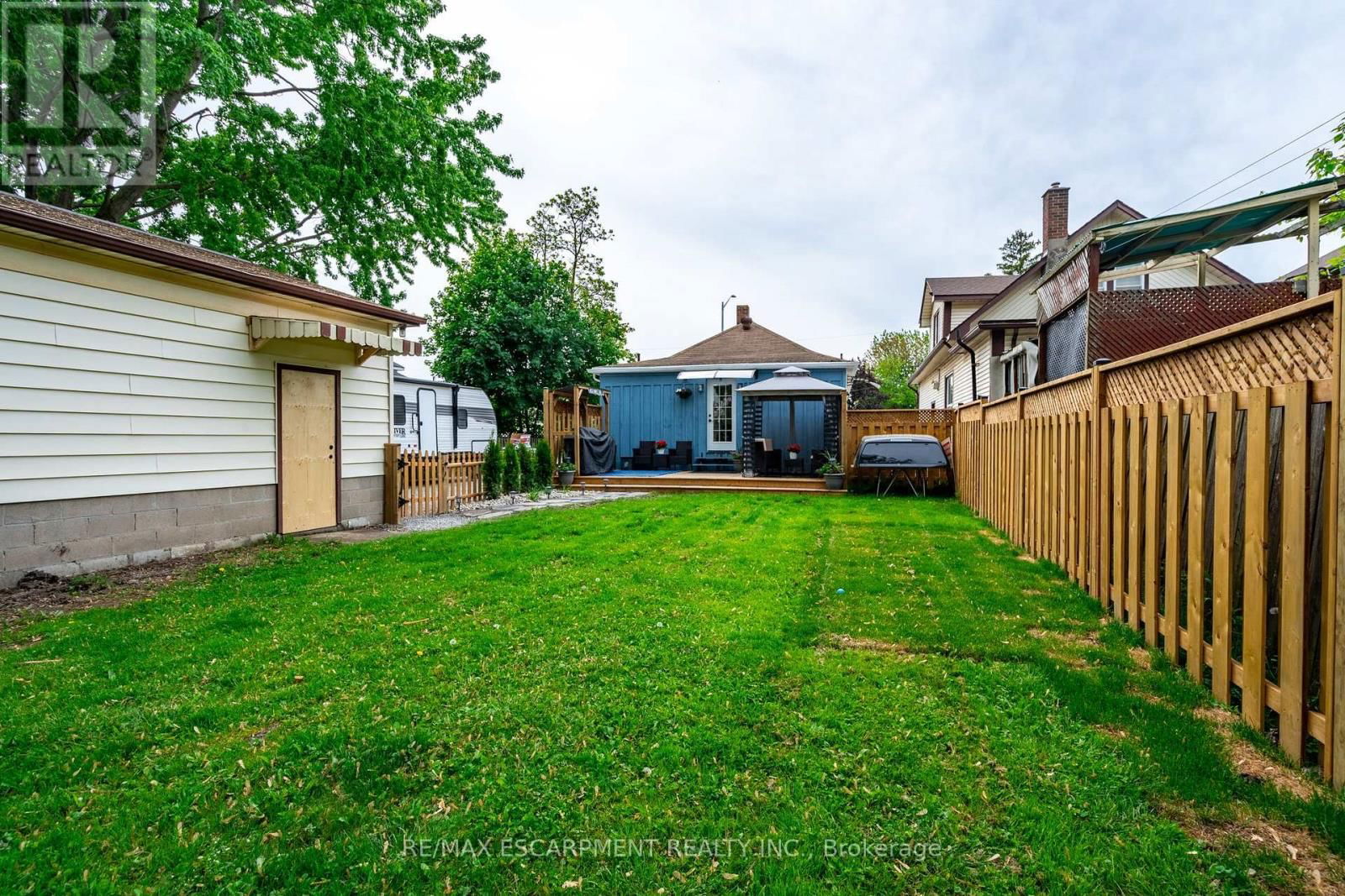 172 PINE STREET SOUTH Image 46