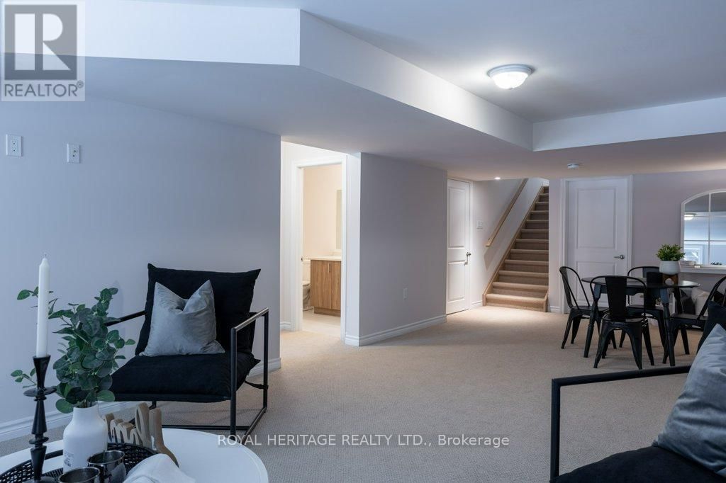 28 - 17 LAKEWOOD CRESCENT Image 10