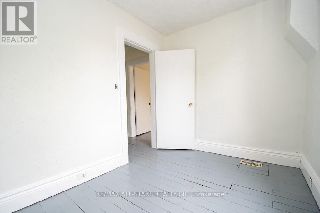 93 ADELAIDE STREET NORTH Image 24