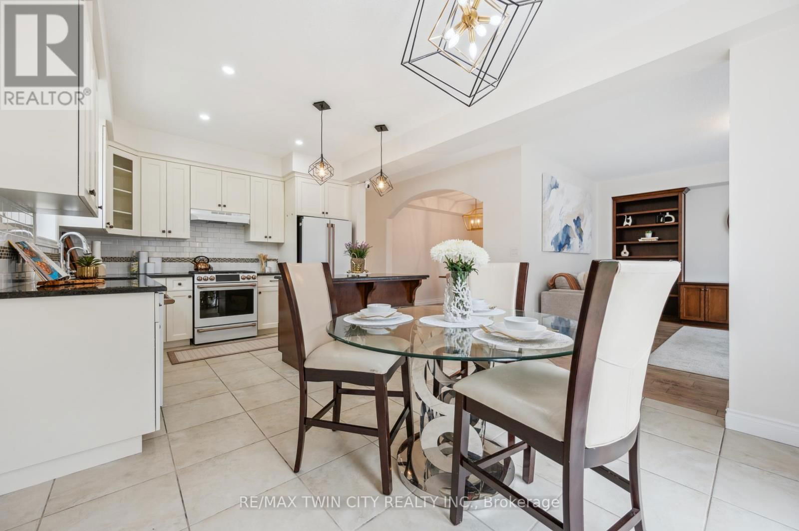450 APPLEGATE COURT Image 11
