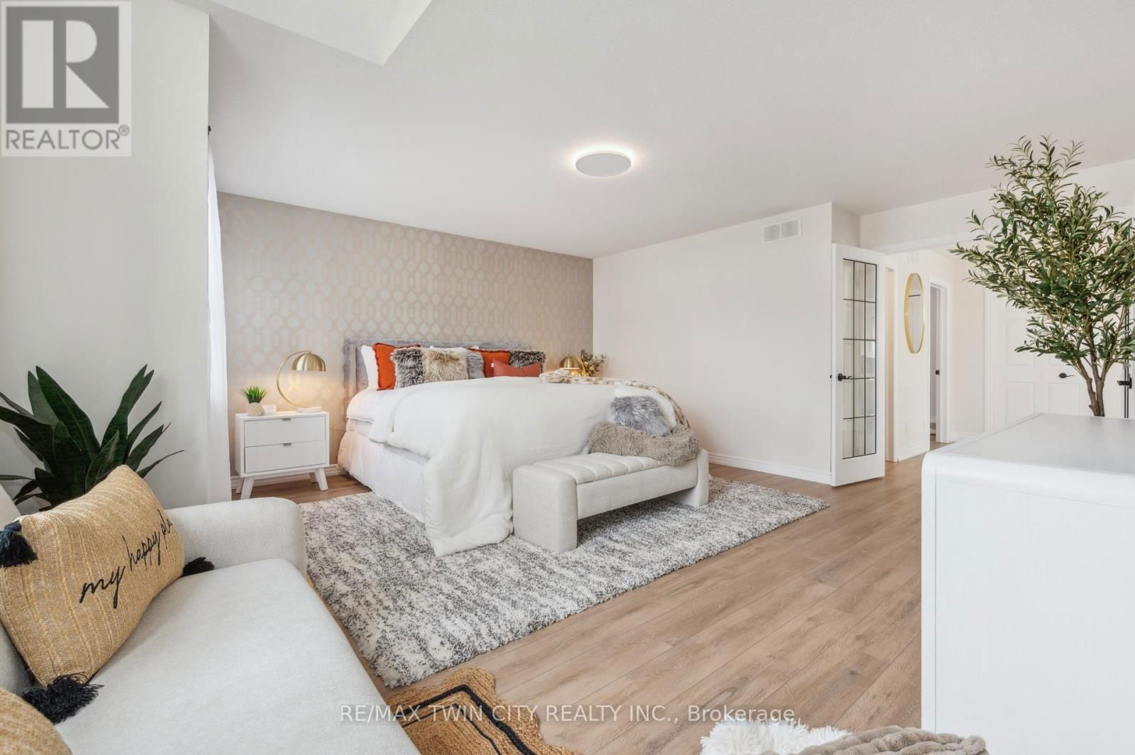 450 APPLEGATE COURT Image 25
