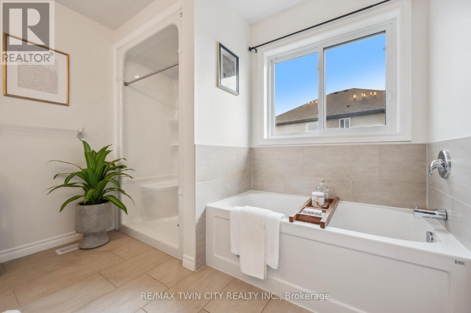 450 APPLEGATE COURT Image 31