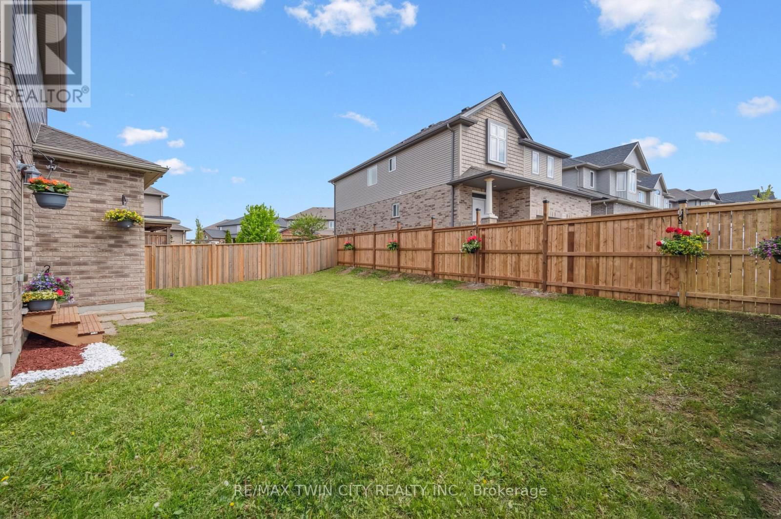 450 APPLEGATE COURT Image 38