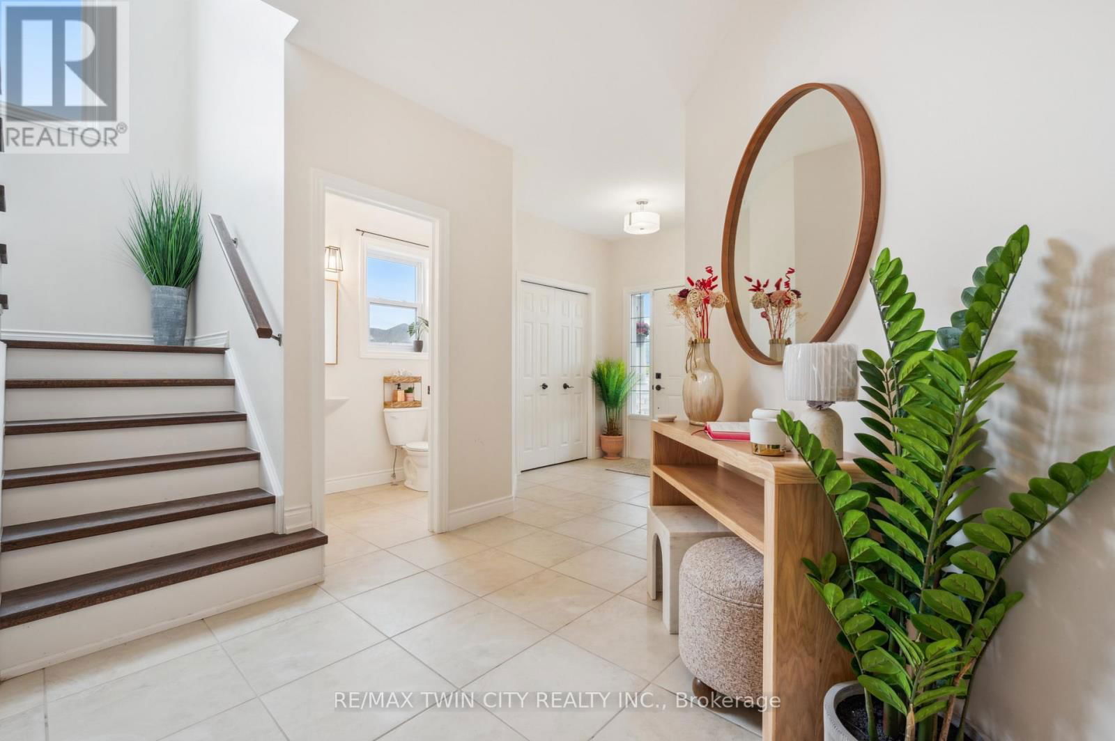 450 APPLEGATE COURT Image 6