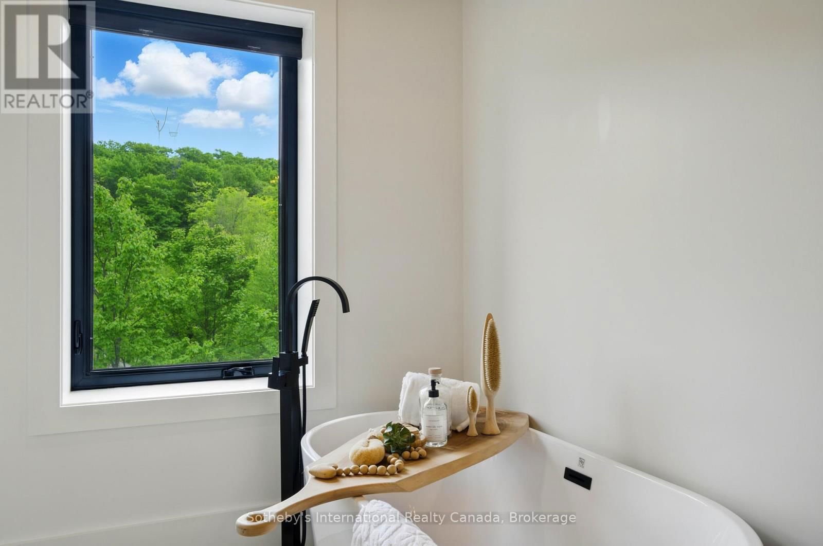 1241 NORTHSHORE ROAD Image 23