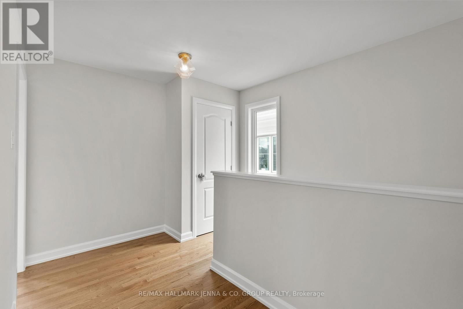 52 HACKAMORE CRESCENT Image 15