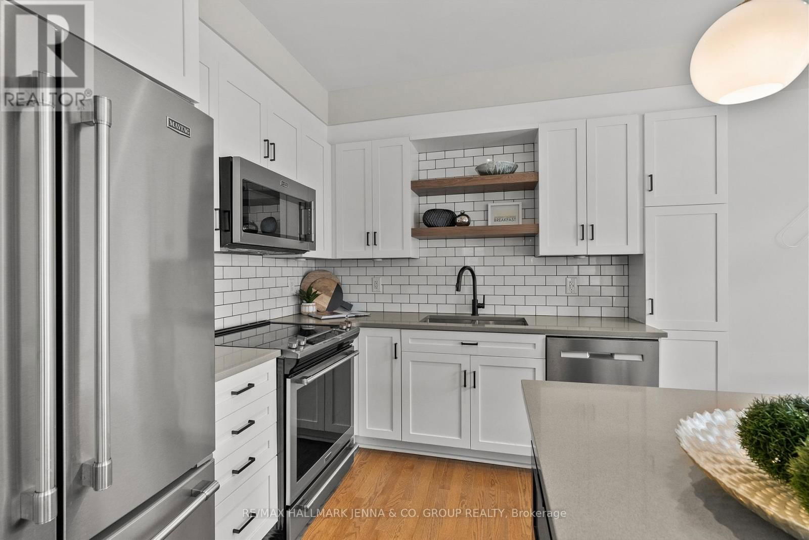 52 HACKAMORE CRESCENT Image 9