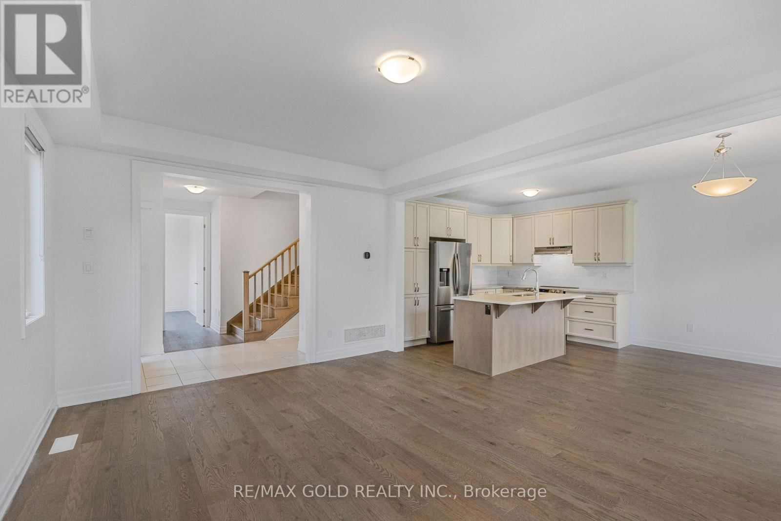 165 FORESTWALK STREET Image 11