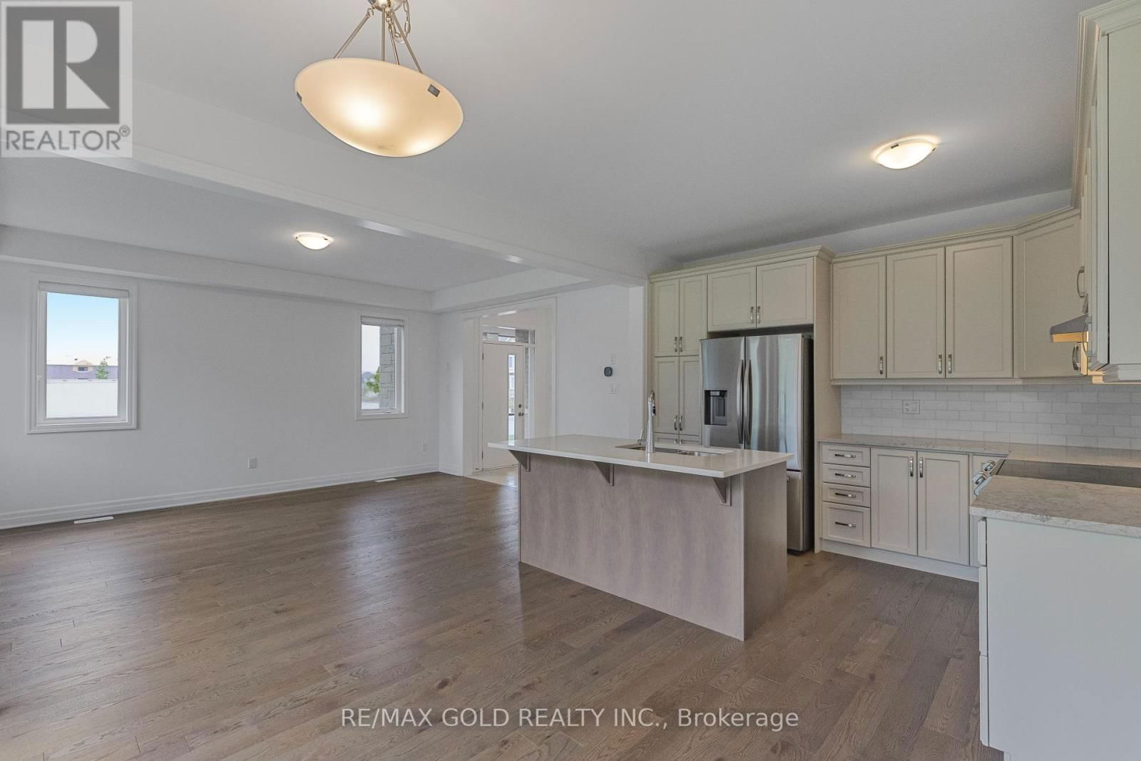 165 FORESTWALK STREET Image 15