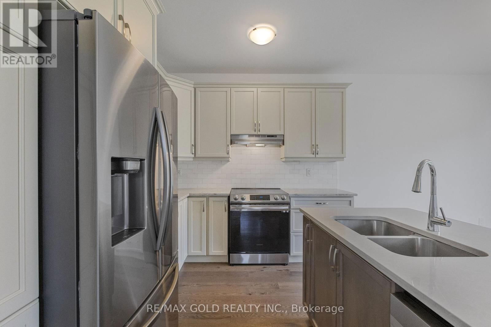 165 FORESTWALK STREET Image 16