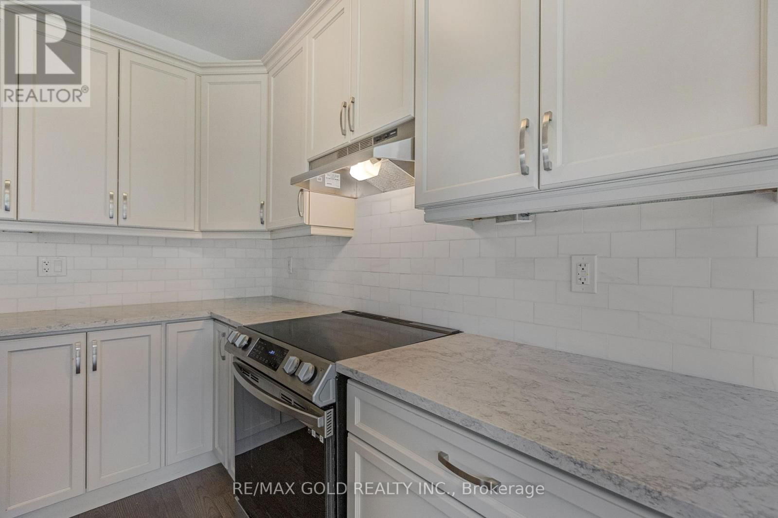 165 FORESTWALK STREET Image 17