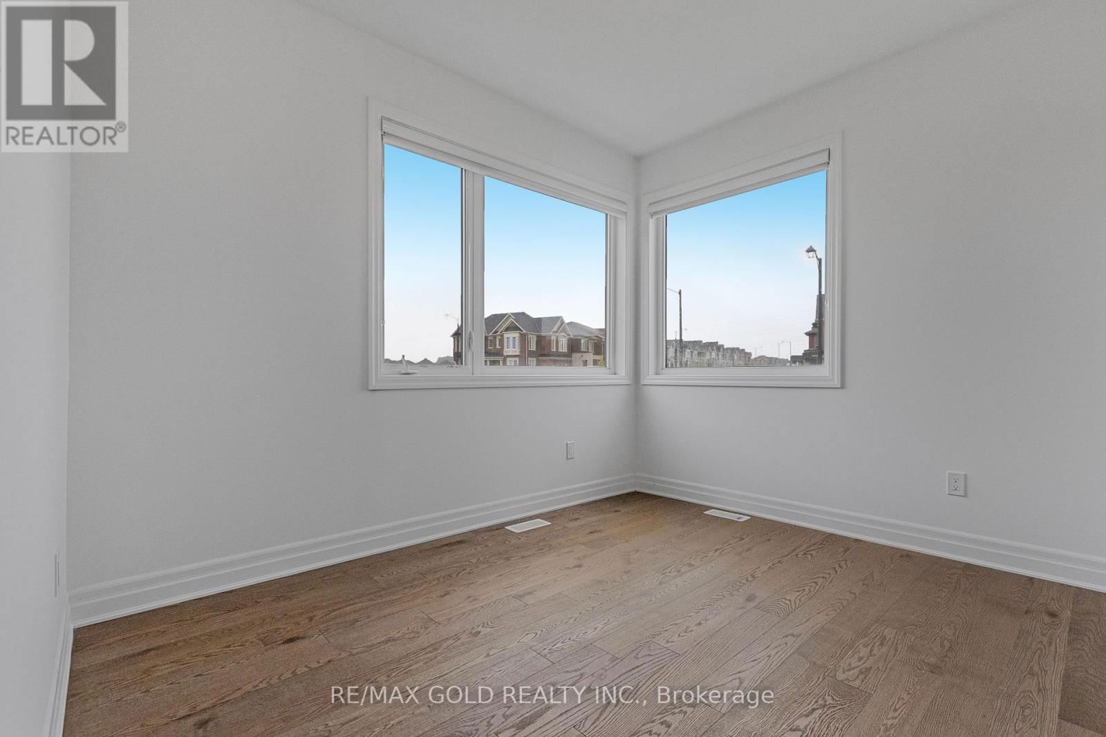 165 FORESTWALK STREET Image 18