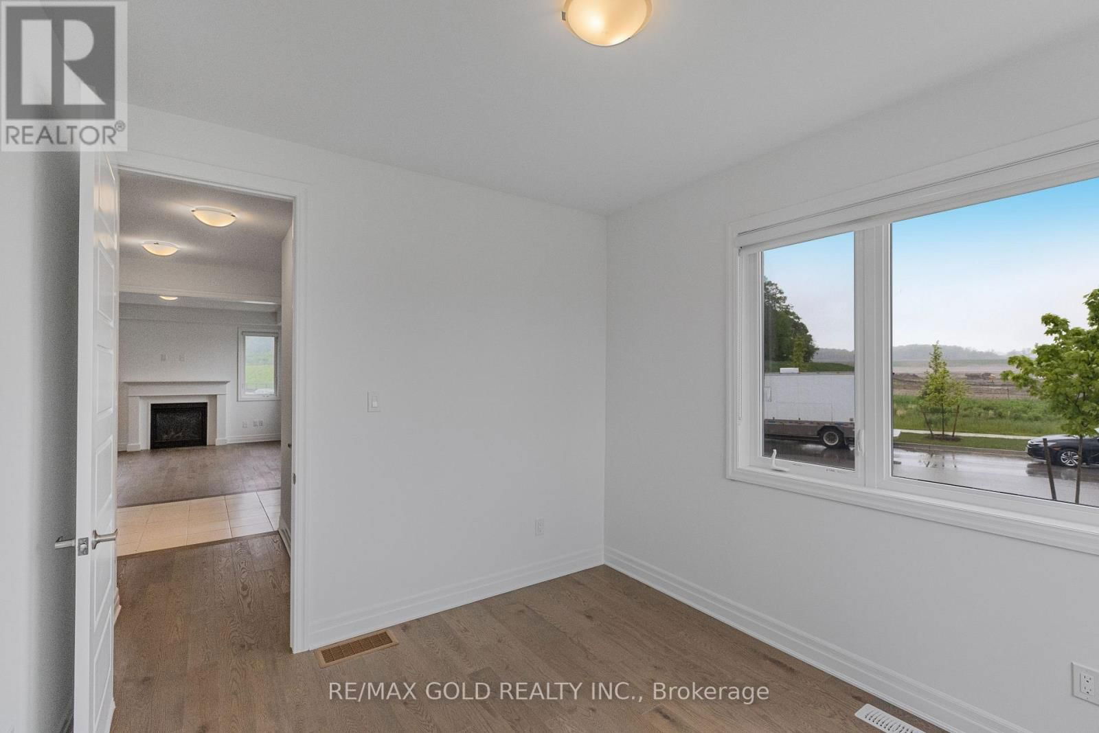165 FORESTWALK STREET Image 19