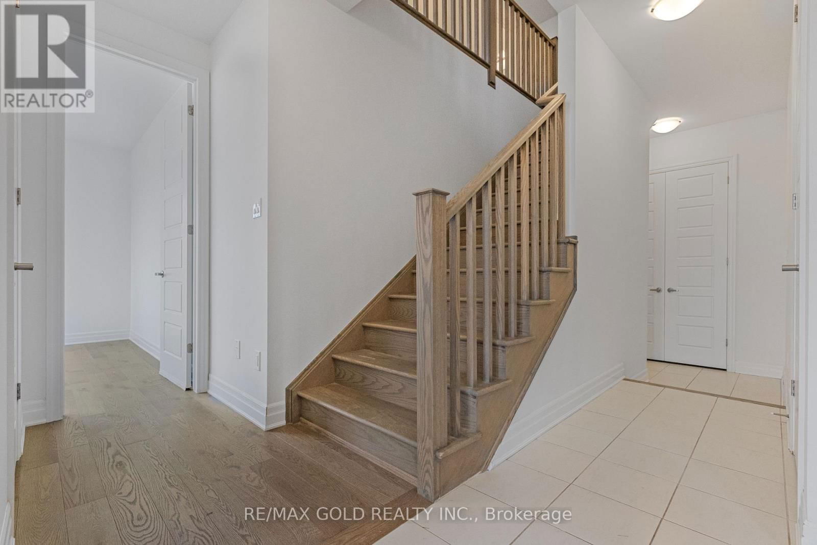 165 FORESTWALK STREET Image 21