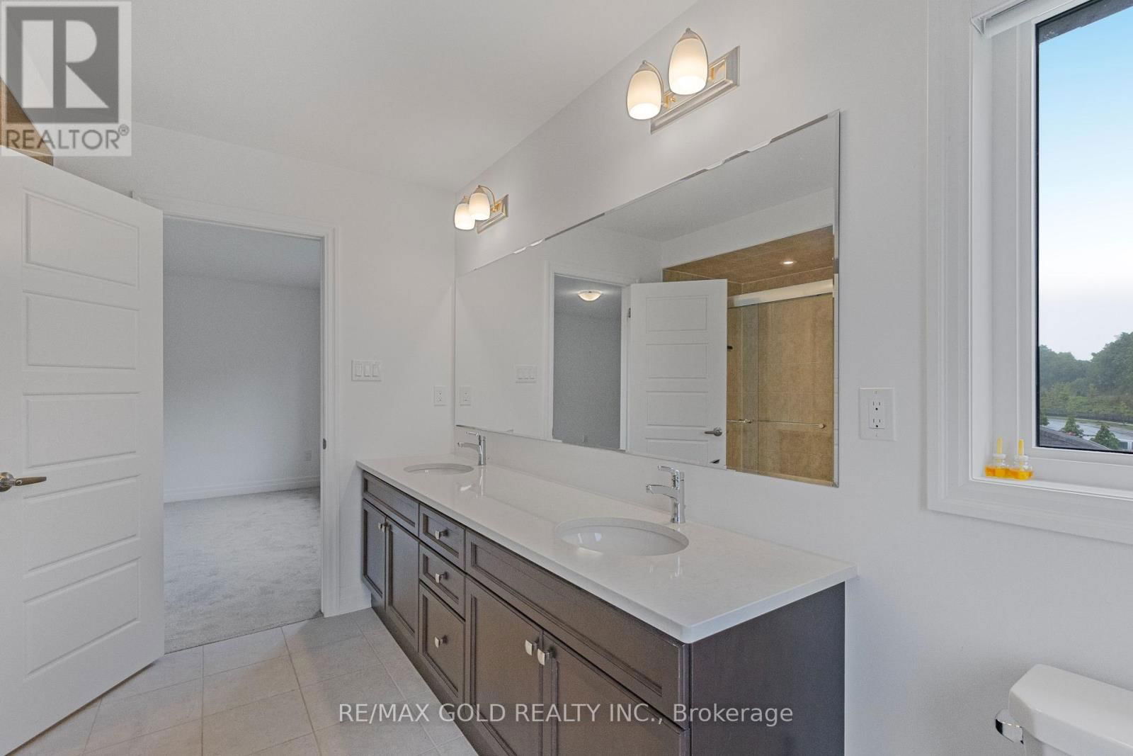 165 FORESTWALK STREET Image 26