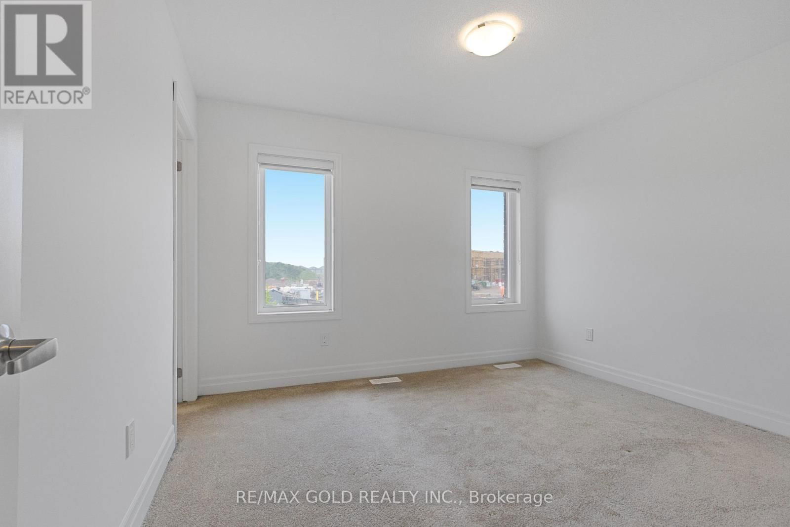 165 FORESTWALK STREET Image 30