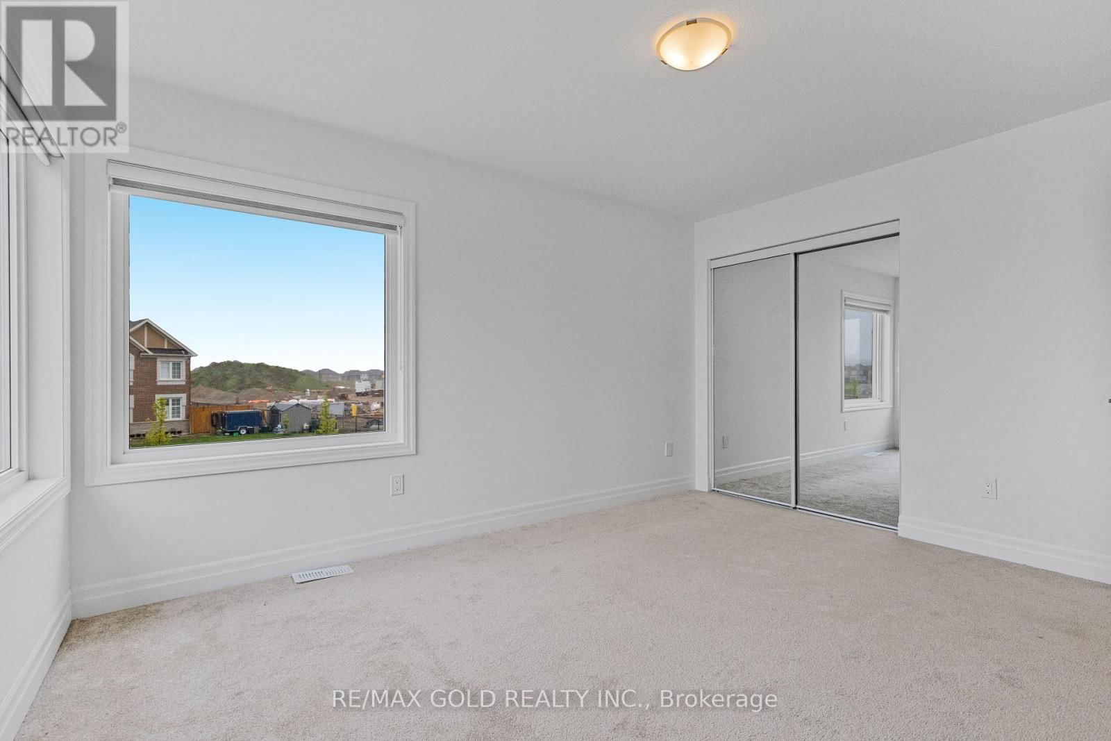 165 FORESTWALK STREET Image 33