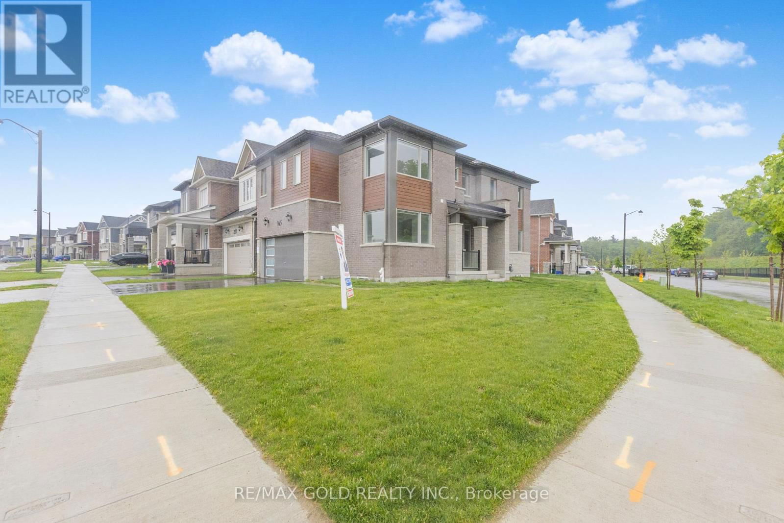 165 FORESTWALK STREET Image 4