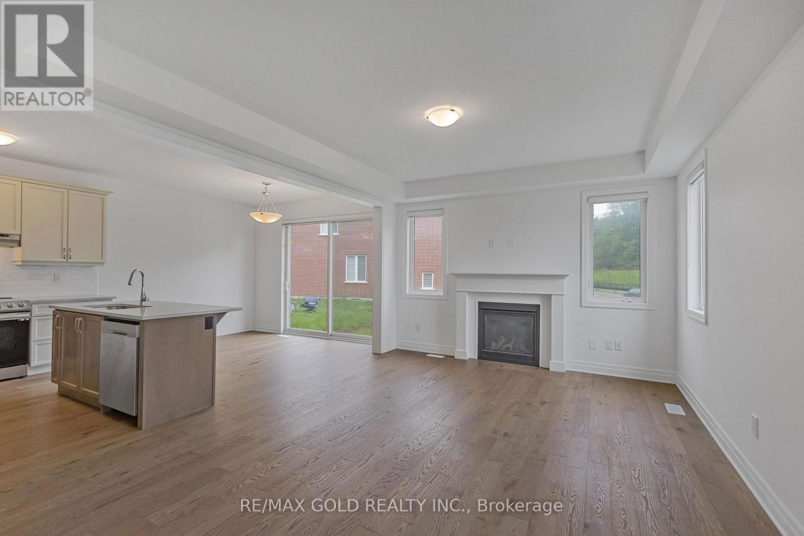 165 FORESTWALK STREET Image 9
